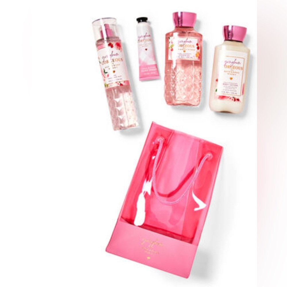 S🚫LD NWT Bath & Body Works Gingham Gorgeous Gift Bag Set of 4 & comes w/ BBW BAG - Picture 2 of 4